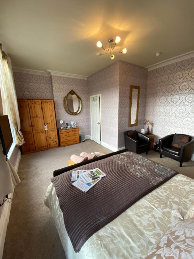 The Fairmile Bed & Breakfast Lytham St Annes Exterior photo