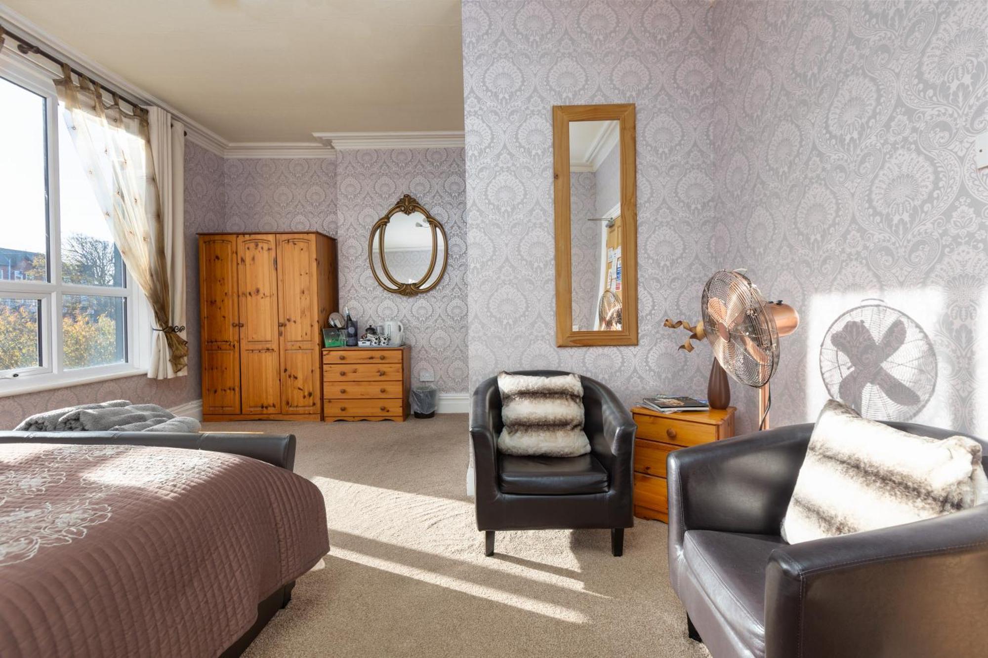 The Fairmile Bed & Breakfast Lytham St Annes Exterior photo