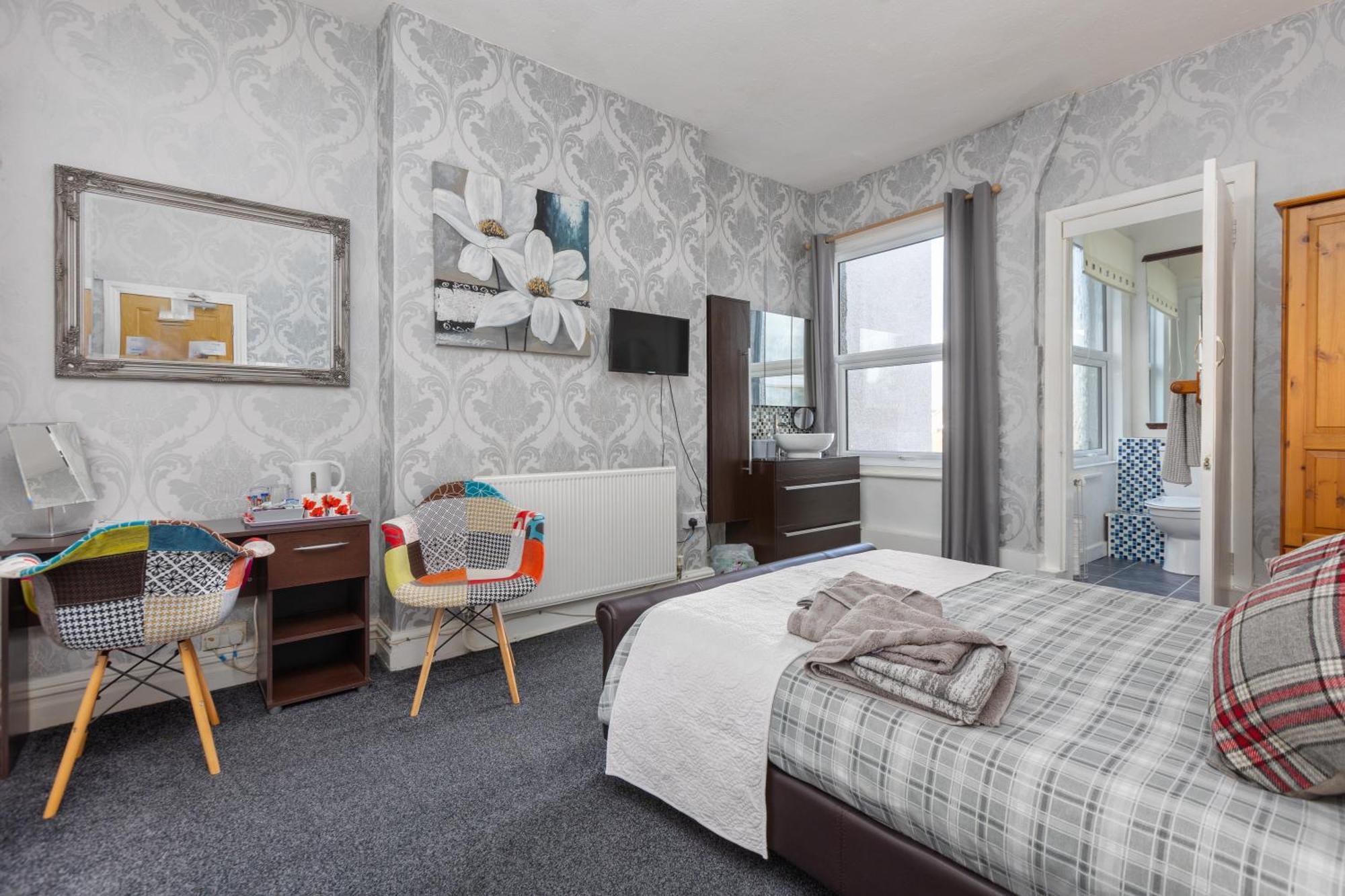 The Fairmile Bed & Breakfast Lytham St Annes Exterior photo