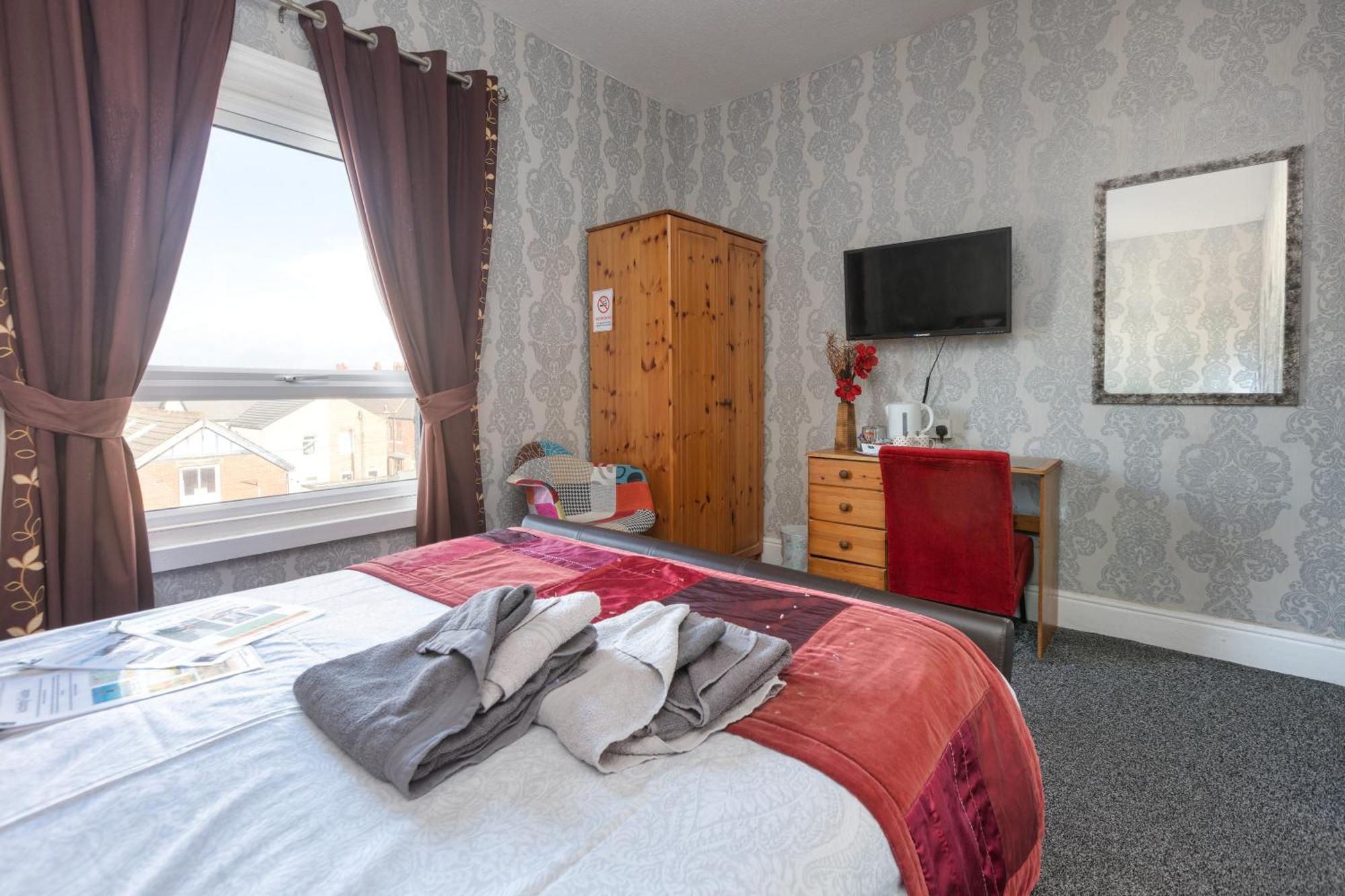 The Fairmile Bed & Breakfast Lytham St Annes Exterior photo