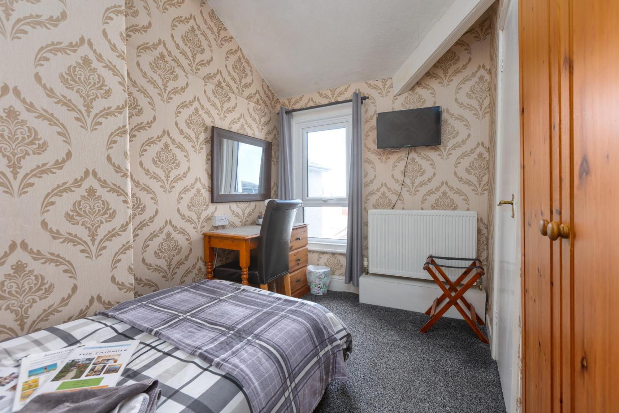 The Fairmile Bed & Breakfast Lytham St Annes Exterior photo