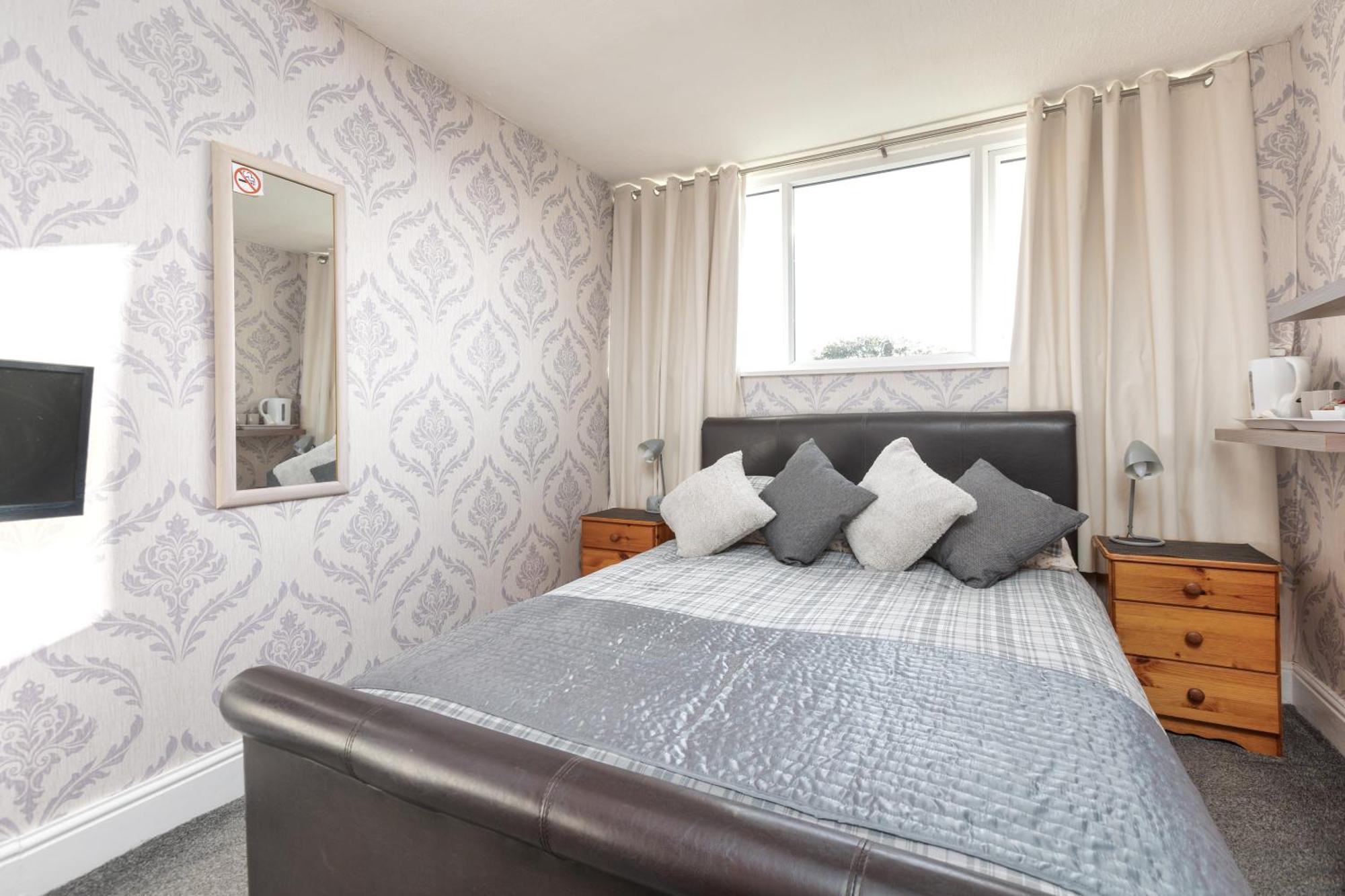 The Fairmile Bed & Breakfast Lytham St Annes Exterior photo