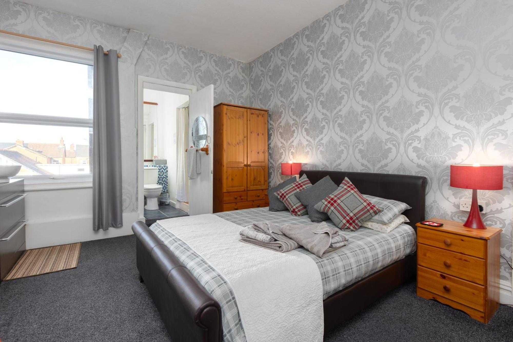 The Fairmile Bed & Breakfast Lytham St Annes Exterior photo