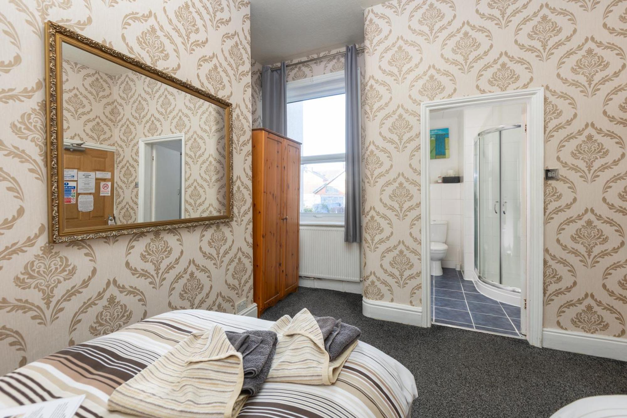The Fairmile Bed & Breakfast Lytham St Annes Exterior photo