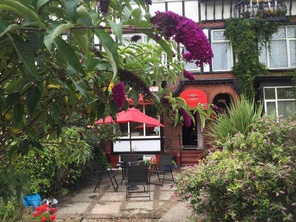 The Fairmile Bed & Breakfast Lytham St Annes Exterior photo