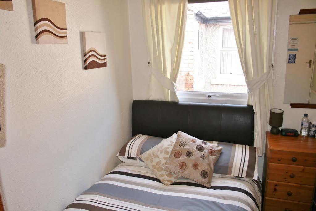 The Fairmile Bed & Breakfast Lytham St Annes Exterior photo